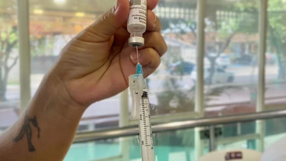 Saúde do Amazonas divulga atualização do panorama da Covid-19 e vacinação nesta terça