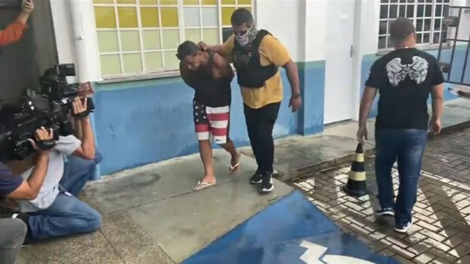 Técnico de enfermagem é preso por importunação sexual em unidade de saúde