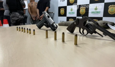 Dupla é presa com armas no bairro da União