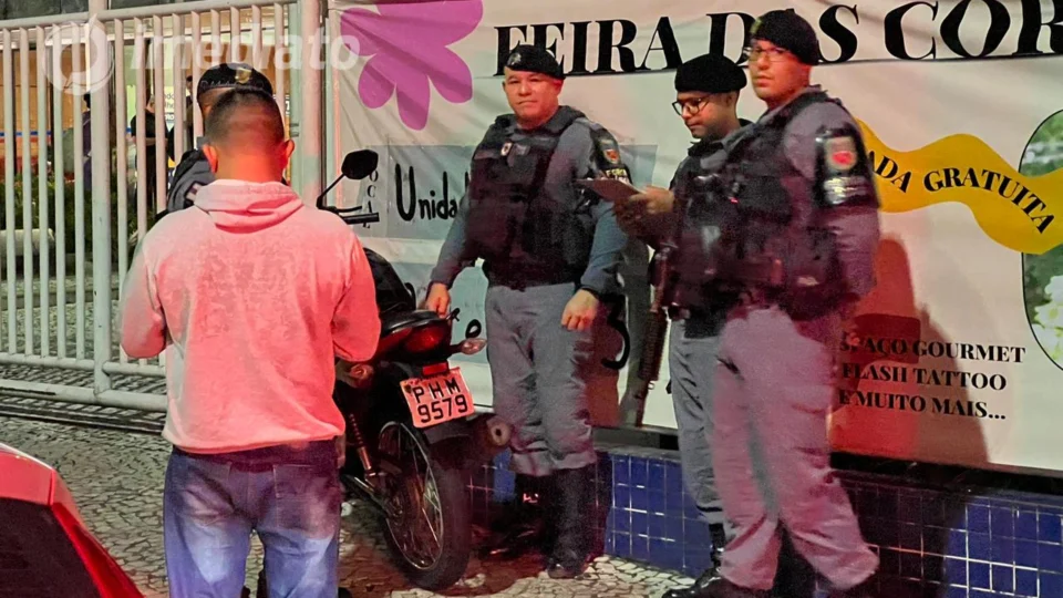 Dupla que roubou moto em frente de faculdade é presa pela Força Tática