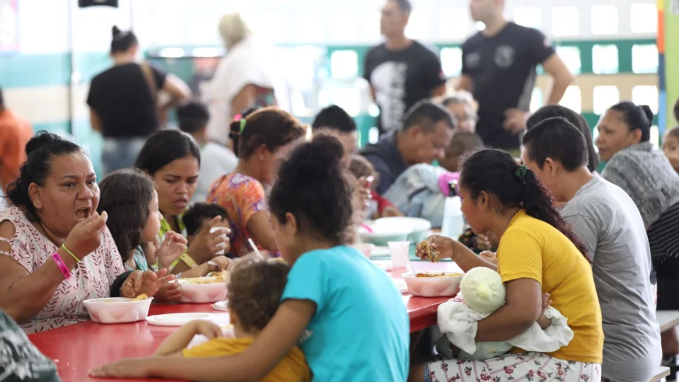 Força-tarefa acompanha famílias afetadas pelas chuvas deste sábado
