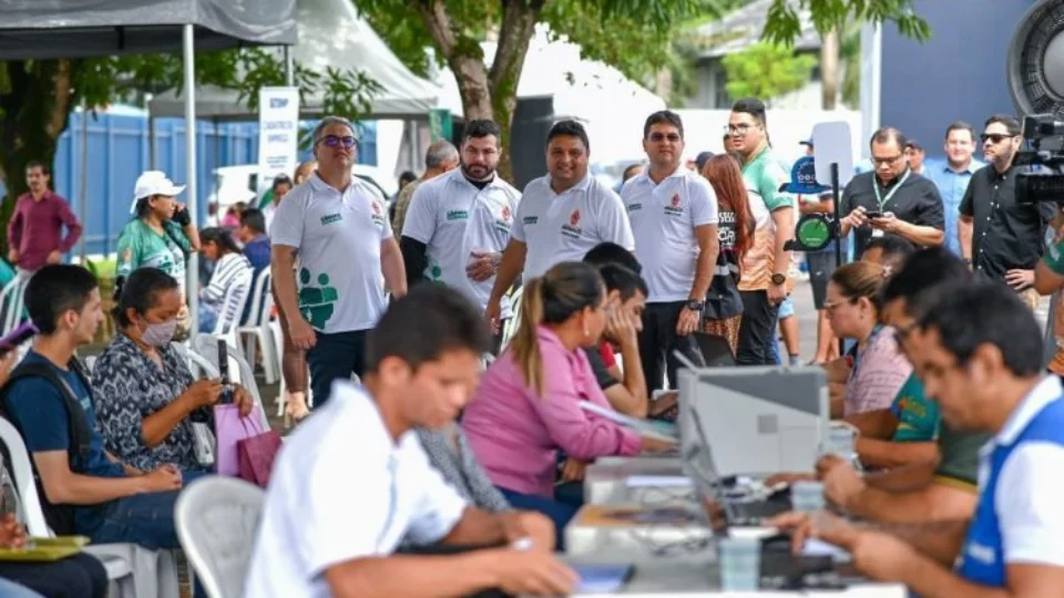 Câmara Cidadã faz mais de 3 mil atendimentos no primeiro dia de evento na zona Leste