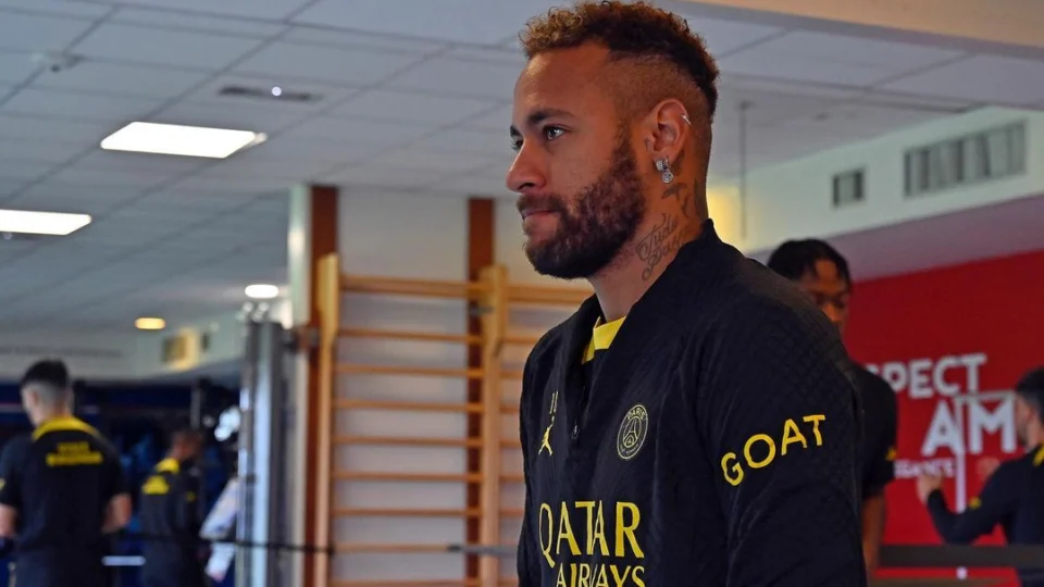 PSG confirma que Neymar estará fora de jogo decisivo contra o Bayern