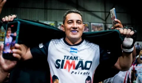 Veja Vídeo: Apoiadores de prefeito vão a frente da casa de vereadora que fez denúncia sobre agressão e soltam fogos