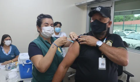 Vacinação contra a Influenza é ofertada para servidores da educação em Manaus 