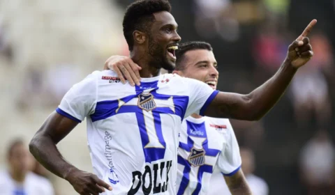 Paulista: Bruno Mezenga decide e Água Santa sai na frente do Palmeiras