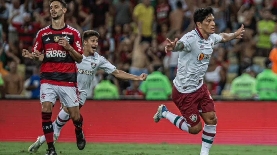 Flamengo e Fluminense fazem jogo de ida da final do Campeonato Carioca