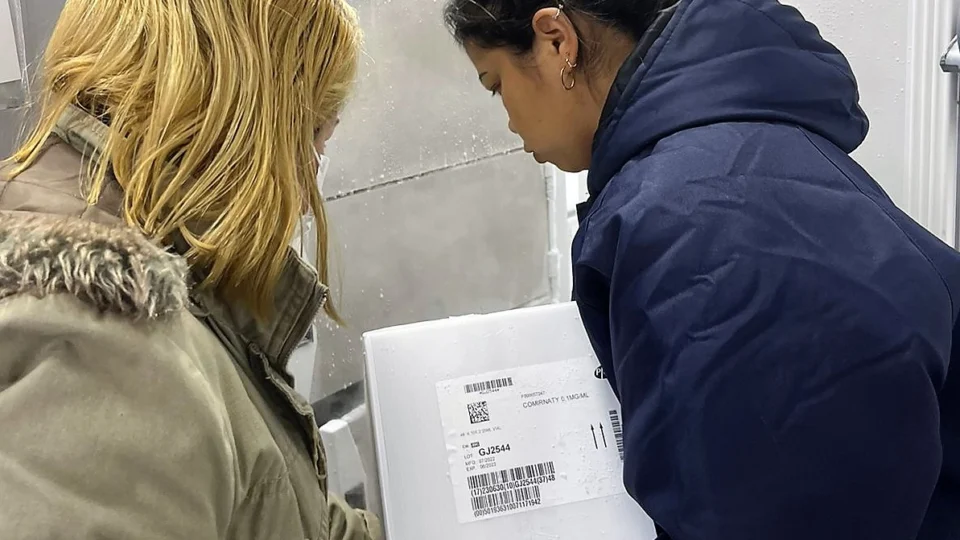 Covid-19: Saúde emite painel semanal e vacinação nesta quarta-feira