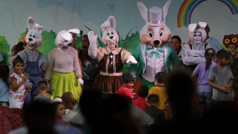 Caravana da Páscoa leva programação recreativa a diferentes pontos de Manaus