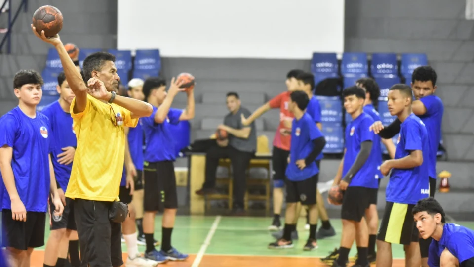Ginásio Renné Monteiro é sede dos treinos técnicos da seleção amazonense de handebol