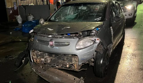 VÍDEOS: Motorista atropela motoqueiro e bate em dois carros no Jorge Teixeira