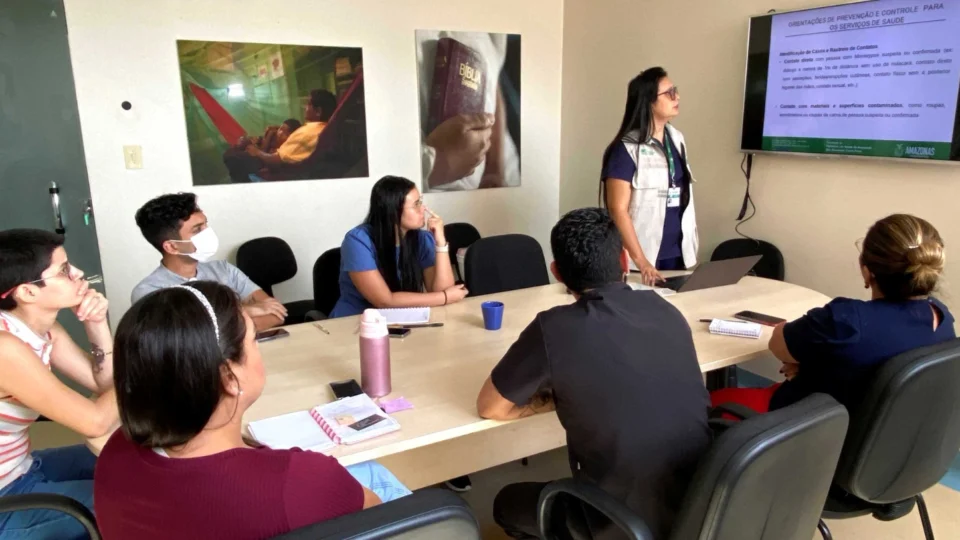 Saúde treina pesquisadores sobre fluxo laboratorial de amostras de Mpox no Amazonas