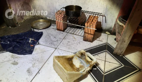 Mãe e filho de 2 anos sofrem queimaduras de 3° grau ao fazer comida usando gasolina