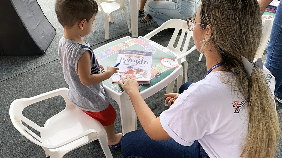 ‘Mês do Livro’ destaca importância dos escritores amazonenses e de projetos de leitura infantil