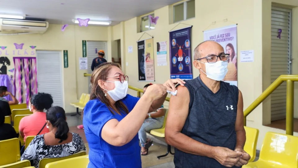 Saúde convoca grupos prioritários para vacinação contra a gripe em Manaus