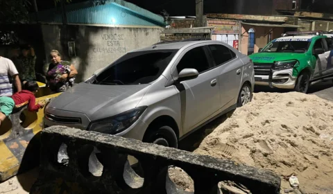 Homem bate carro durante fuga e troca tiros com a polícia na zona Leste