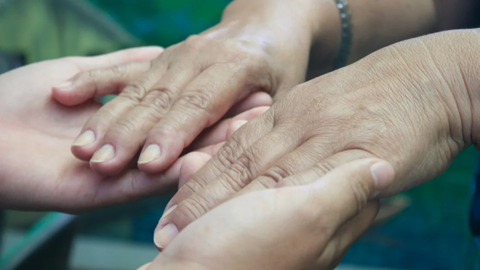Doença de Parkinson: Saúde destaca importância do diagnóstico e tratamento
