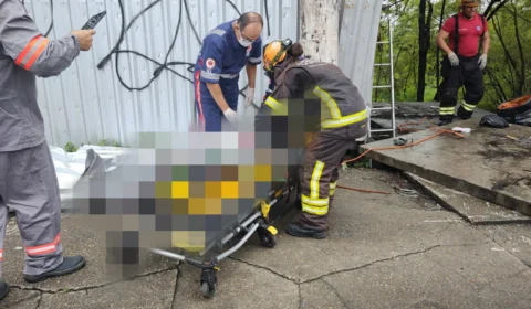 Homem fica preso a fiação elétrica enquanto tentava furtar