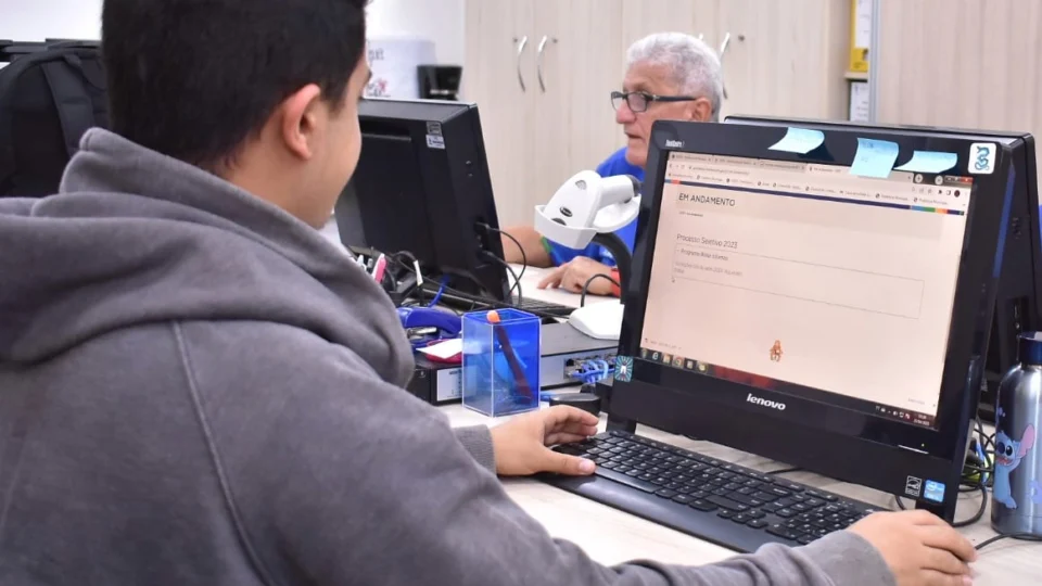 Inscrições para o Bolsa Idiomas começam nesta quarta-feira em Manaus