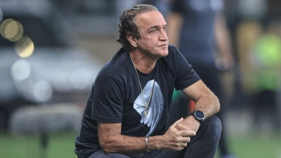 Cuca anuncia saída do Corinthians após pressão e protestos