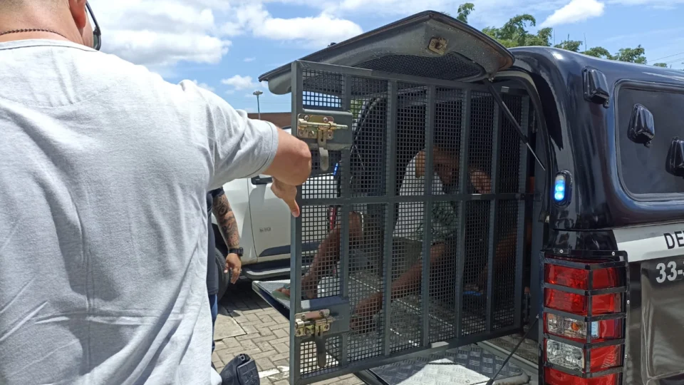 Dois homens são presos por descumprimento de medidas protetivas a vulneráveis