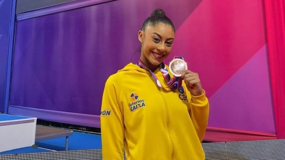 Bárbara Domingos conquista bronze histórico na Copa do Mundo de Ginástica Rítmica