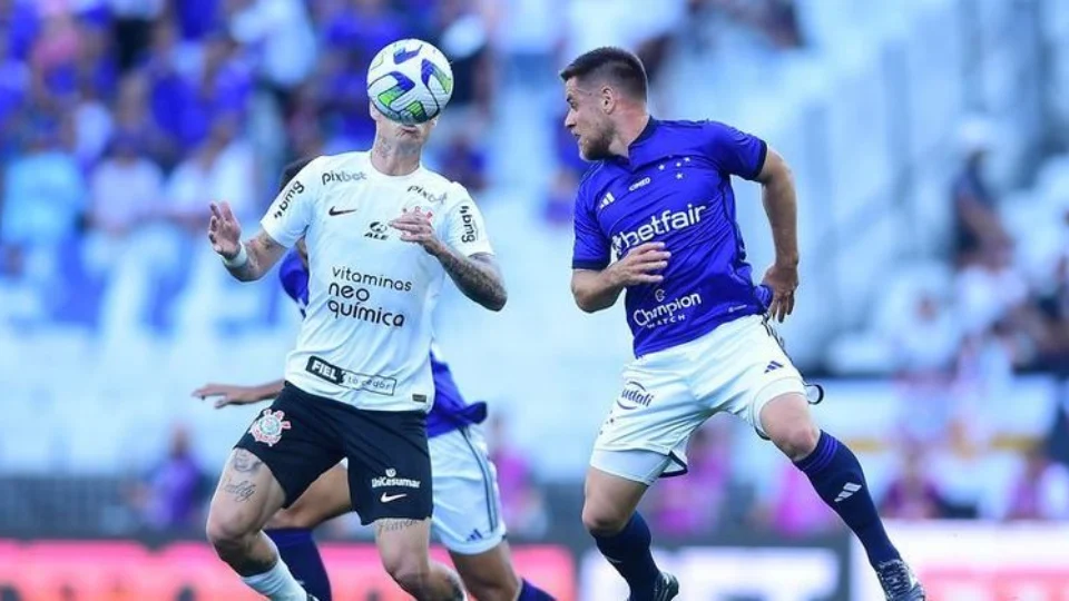 Corinthians sofre, mas vence Cruzeiro na estreia do Brasileirão
