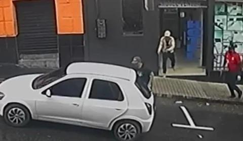 VÍDEO: Jovem é morto dentro de bar no Centro de Manaus