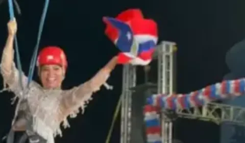 Ela é da onda: No Pará prefeita chega de tirolesa em festa de aniversário do município; Veja