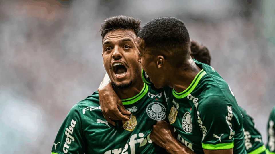 Palmeiras goleia o Água Santa e é bicampeão paulista