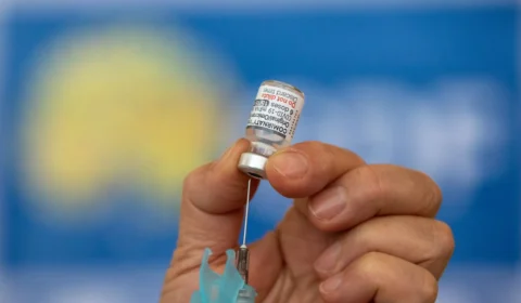 Vacinação bivalente contra covid-19 supera 9 milhões de doses