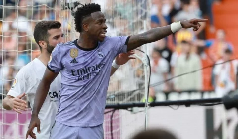 Técnico do Real quer ações enérgicas contra racismo em estádios