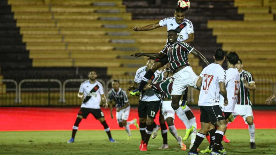 Vasco tenta vencer o Fluminense pela primeira vez em quase 4 anos