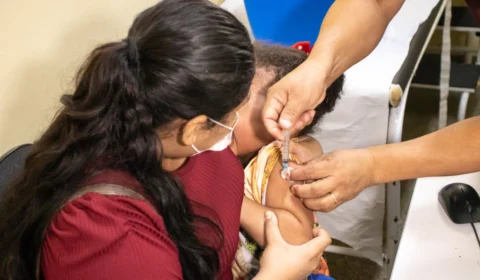 Multivacinação com foco em crianças e adolescentes inicia em Manaus