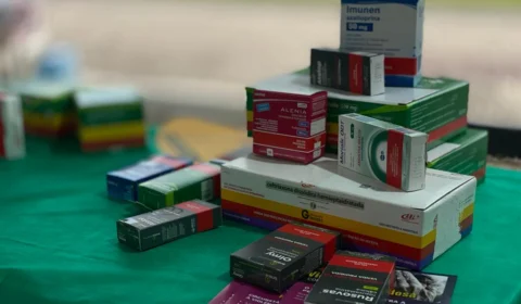 Risco de automedicação: Saúde do Amazonas encerra campanha alertando para cuidados com medicamentos em ação na Ponta Negra