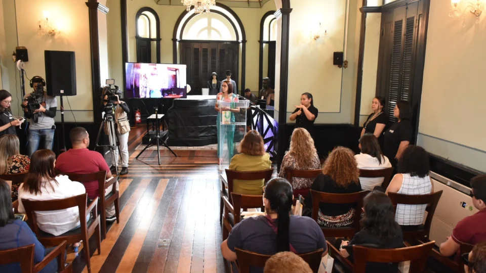 UEA e Sejusc lançam cursos de capacitação para atendimento a Pessoas com Deficiência