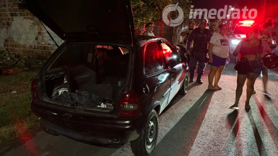 Vídeo: Polícia recupera carro roubado no bairro Colônia Terra Nova