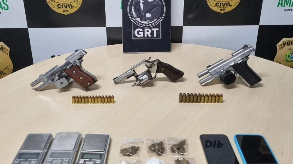 Polícia prende trio com drogas, armas e granada no bairro Santa Luzia