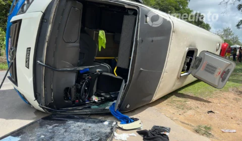 Colisão entre ônibus e caminhão deixa aproximadamente 20 pessoas feridas na BR 174