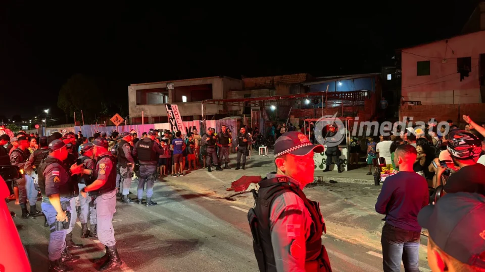 Três homens são mortos e uma mulher baleada durante chacina na Avenida Alphaville