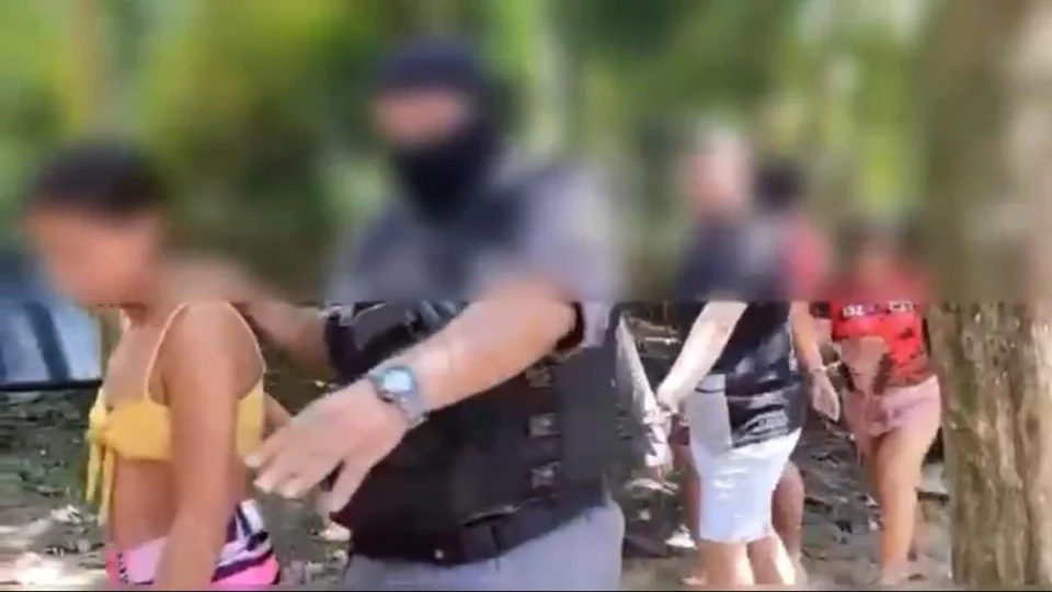 Cinco são presos mantendo reféns em ‘tribunal do crime’ em Rio Preto da Eva