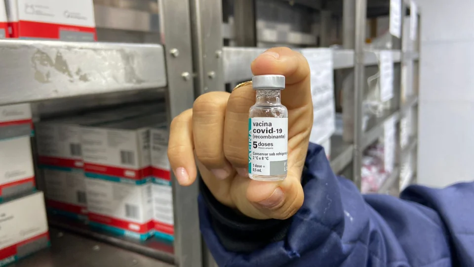 Covid-19: Saúde emite painel semanal e vacinação nesta quarta-feira