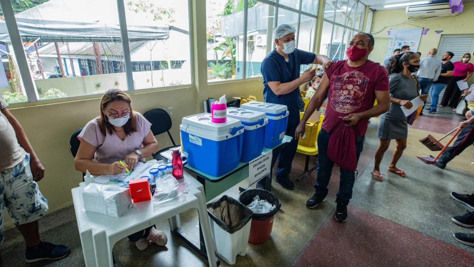 Grupos prioritários devem se imunizar contra a gripe em Manaus