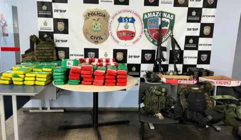 Granadas, fuzis e drogas avaliadas em 4 milhões são apreendidas em flutuante