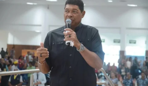 Pastor Valdemiro leva golpe de R$ 800 milhões, perde jato e é despejado