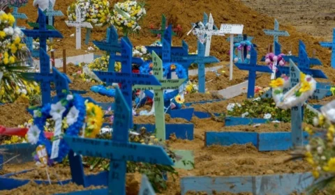 Cemitérios de Manaus fazem missas e cultos em homenagem ao Dia das Mães