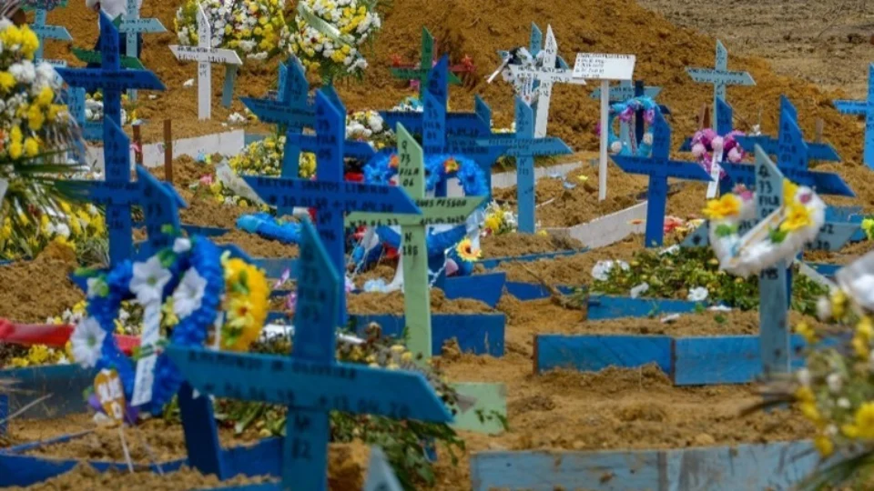 Cemitérios de Manaus fazem missas e cultos em homenagem ao Dia das Mães