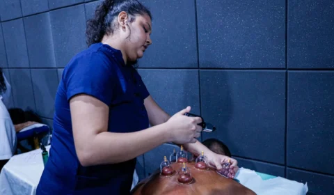 “Love Day” oferece serviços médicos e de beleza gratuitos em Manaus