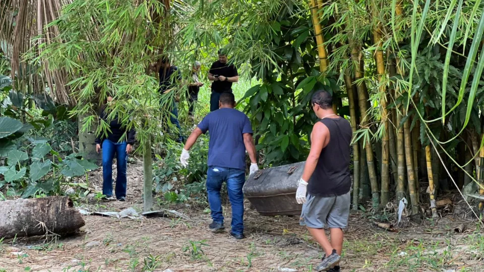 Familiares encontram corpo de homem em igarapé no bairro Santa Etelvina