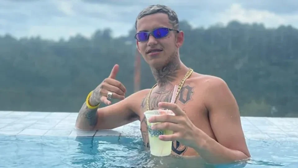 MC Pozza é assassinado em barbearia enquanto posava como modelo